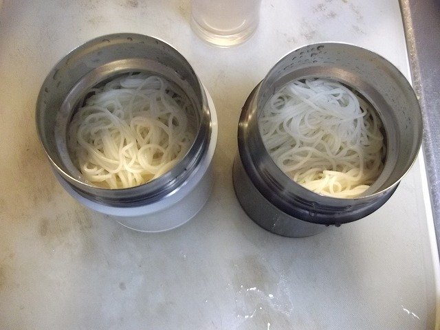 サーモスフードコンテナーでそうめんを食らう（缶詰編）