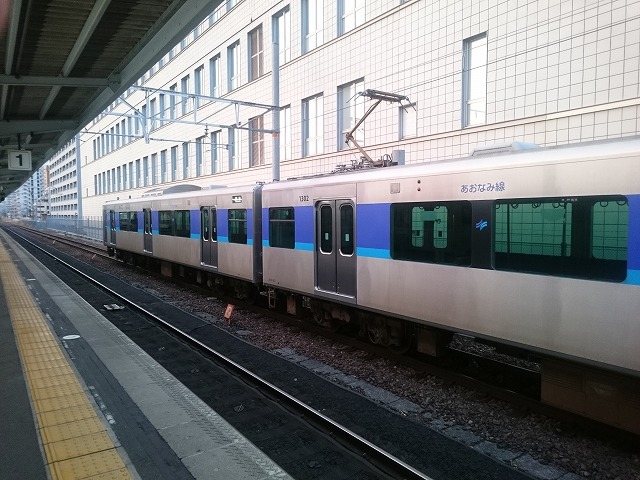 JR Ōzone Station (JR 大曽根駅)にやってきました。なんであおなみ線の車両が大曽根駅にいるんだ？