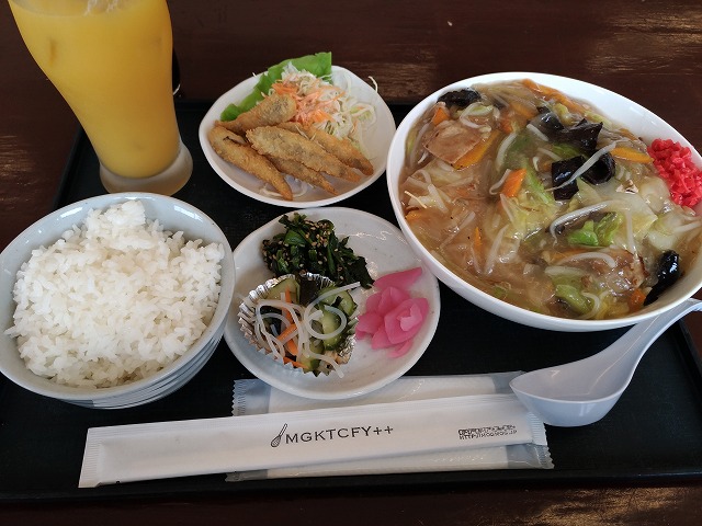 モグモグキッチンにやってきました。バリソバ定食