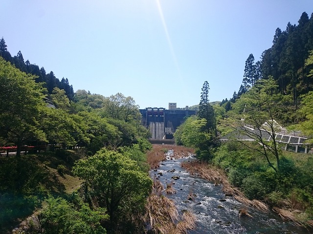 羽布ダムにやってきました。ここにもダムカードあります。