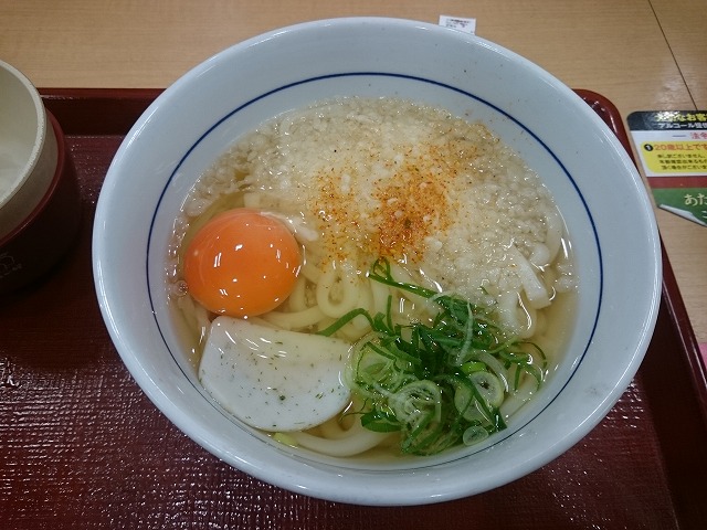 Nakau (なか卯 今池店)にやってきました。ハイカラうどんに玉子入れてと・・・。