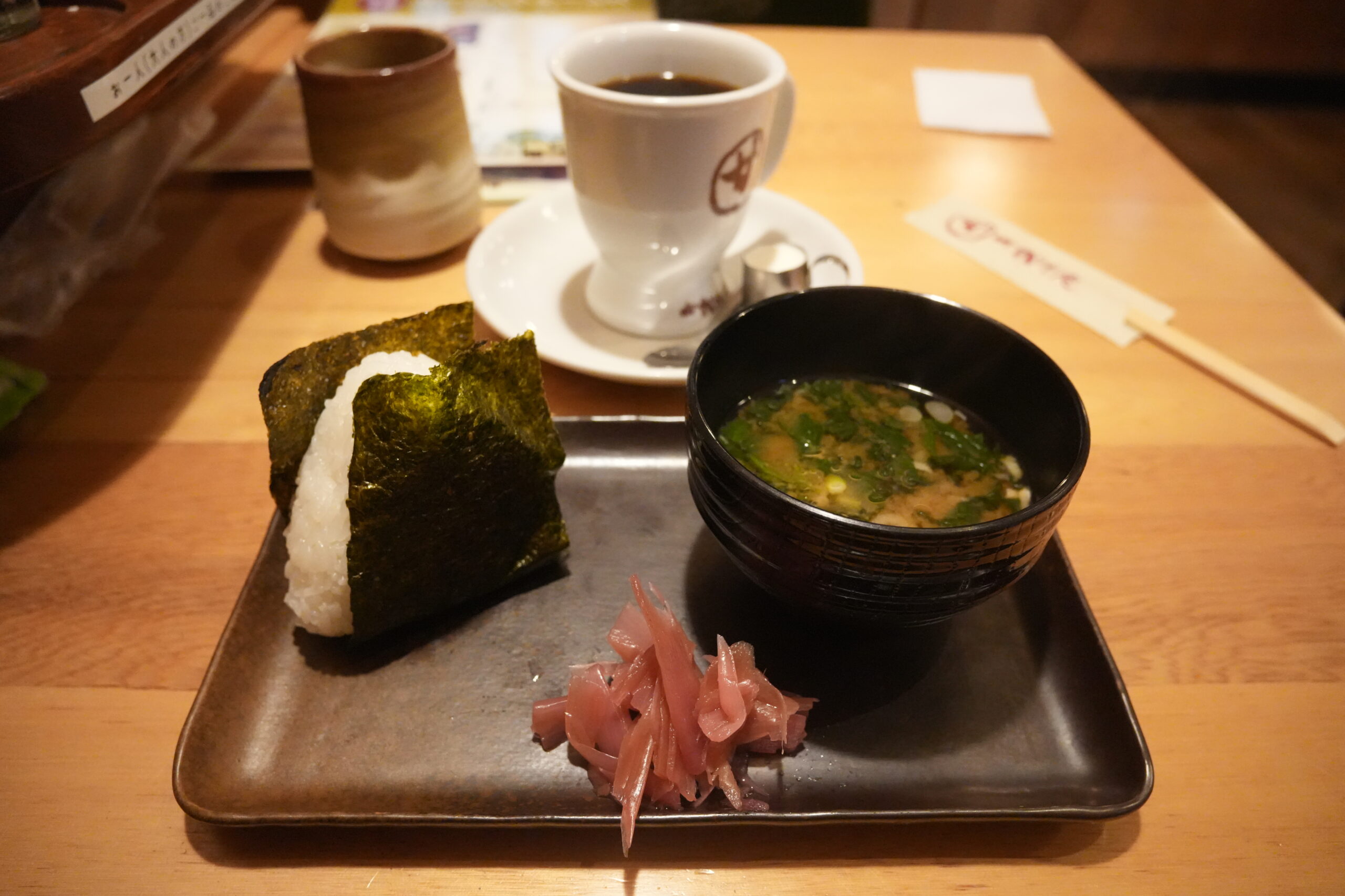 おかげ庵葵店にやってきました。久々おにぎりモーニング。