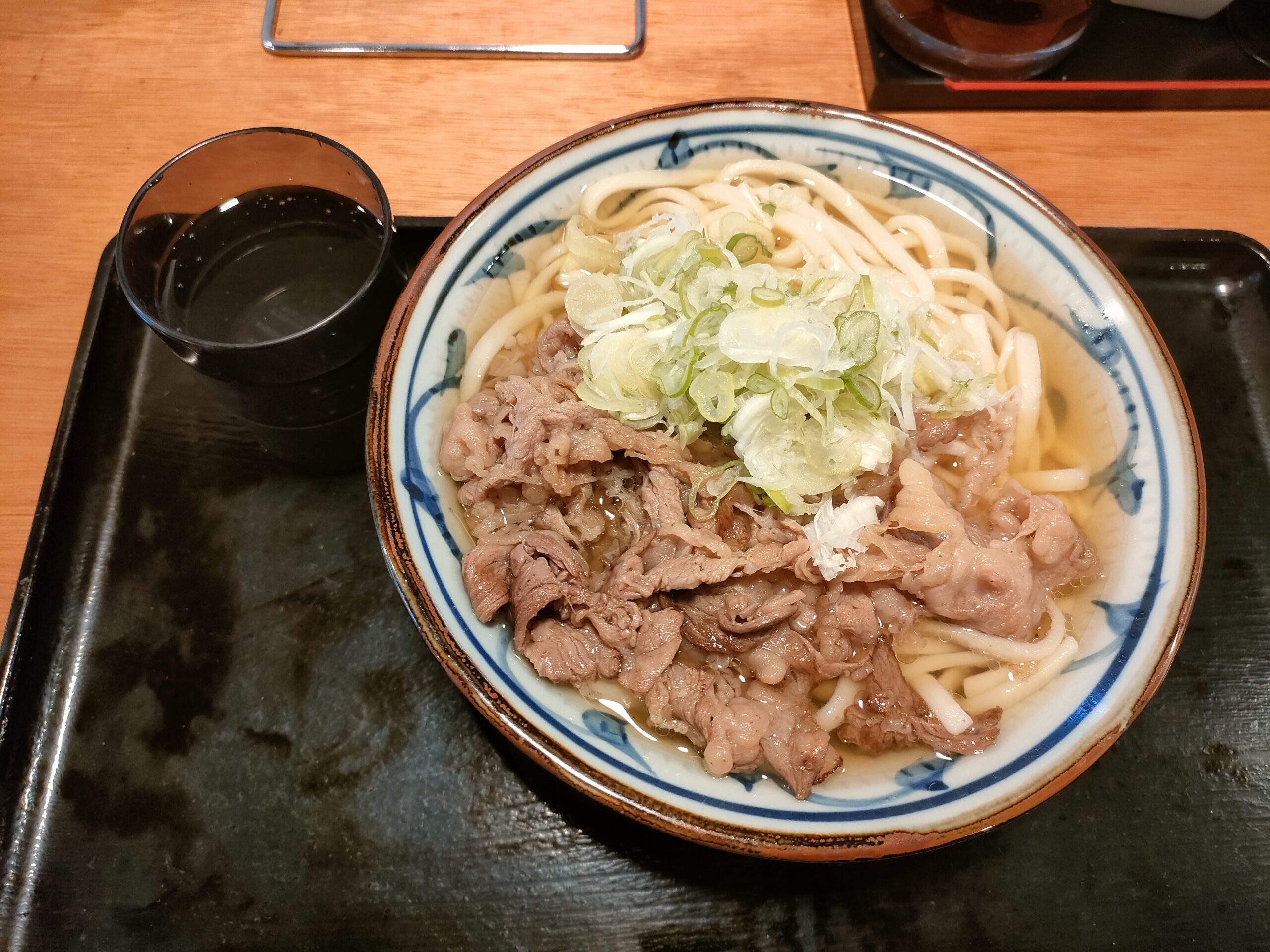 日和製麺本店@名古屋市中村区（本陣）にやってきました。29日は肉うどんの日。